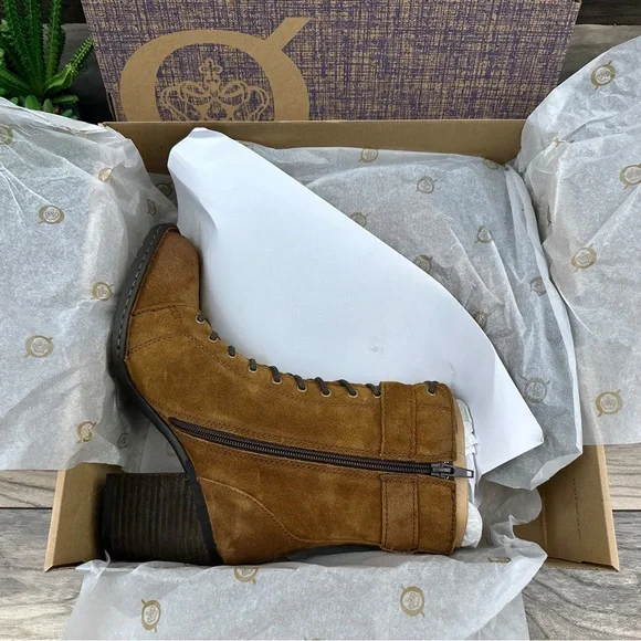 NIB Born Cass Block Heel Lace Up Distressed Suede Ankle Combat Boots Rust - Picture 12 of 13